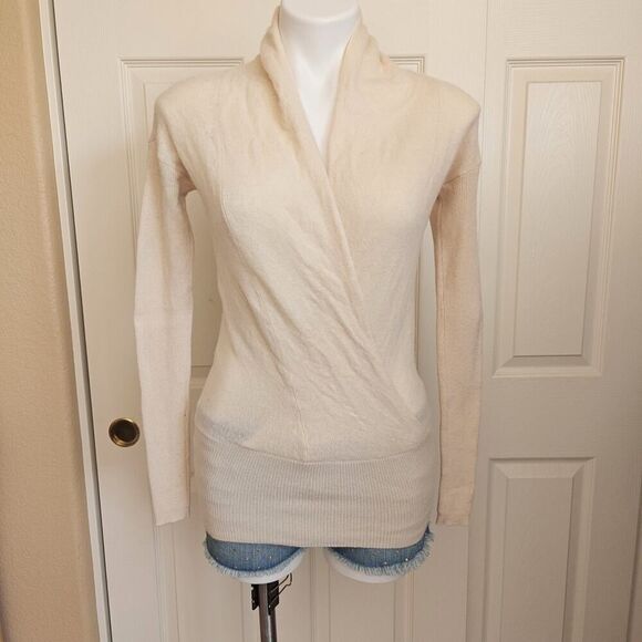 Vince fitted cashmere pullover wrap sweater sz XS - Picture 1 of 9